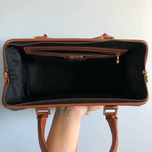 ❌❌SOLD❌❌Authentic Vintage FENDI Penguin 2 Way Bag - Picture 10 of 15